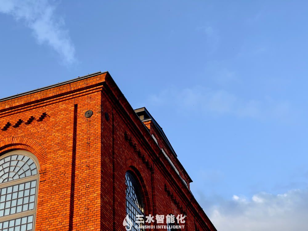 校園建筑節(jié)能改造如何降低各項成本?(圖1) photo-1644856186941-9ddb2f320ad3.jpg